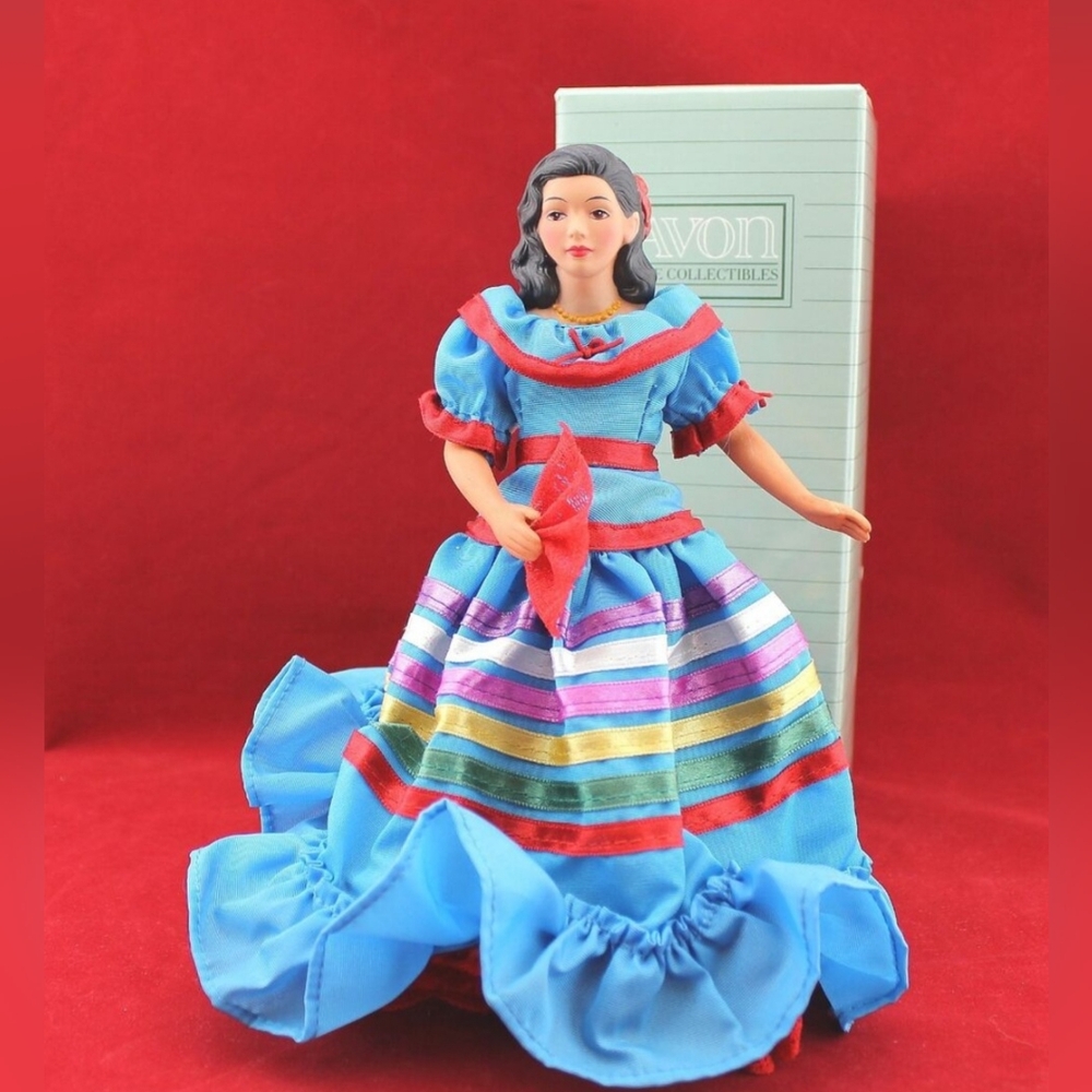 Vintage Avon International Porcelain Costume Doll Lupita from Mexico NIB 1990
